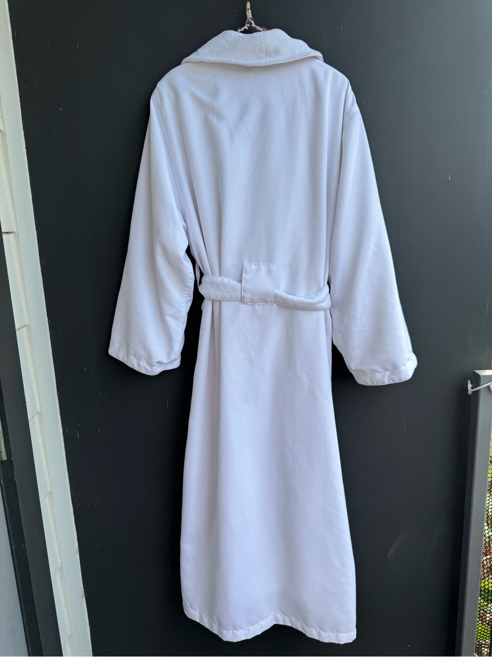 White Bellagio Las Vegas Plush Bathrobe with Shawl Collar - Picture 7 of 7